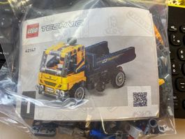 LEGO Technic 42147 Camion benne  notice et piéces