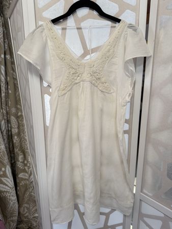 Pretty off white summer cover-up/dress. M