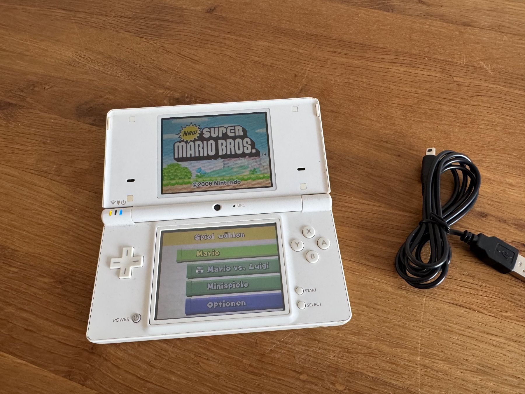 Nintendo Console: Nintendo DSi in weiss mit 1 Spiel – Usato da Frauenfeld venduto da lind11 2