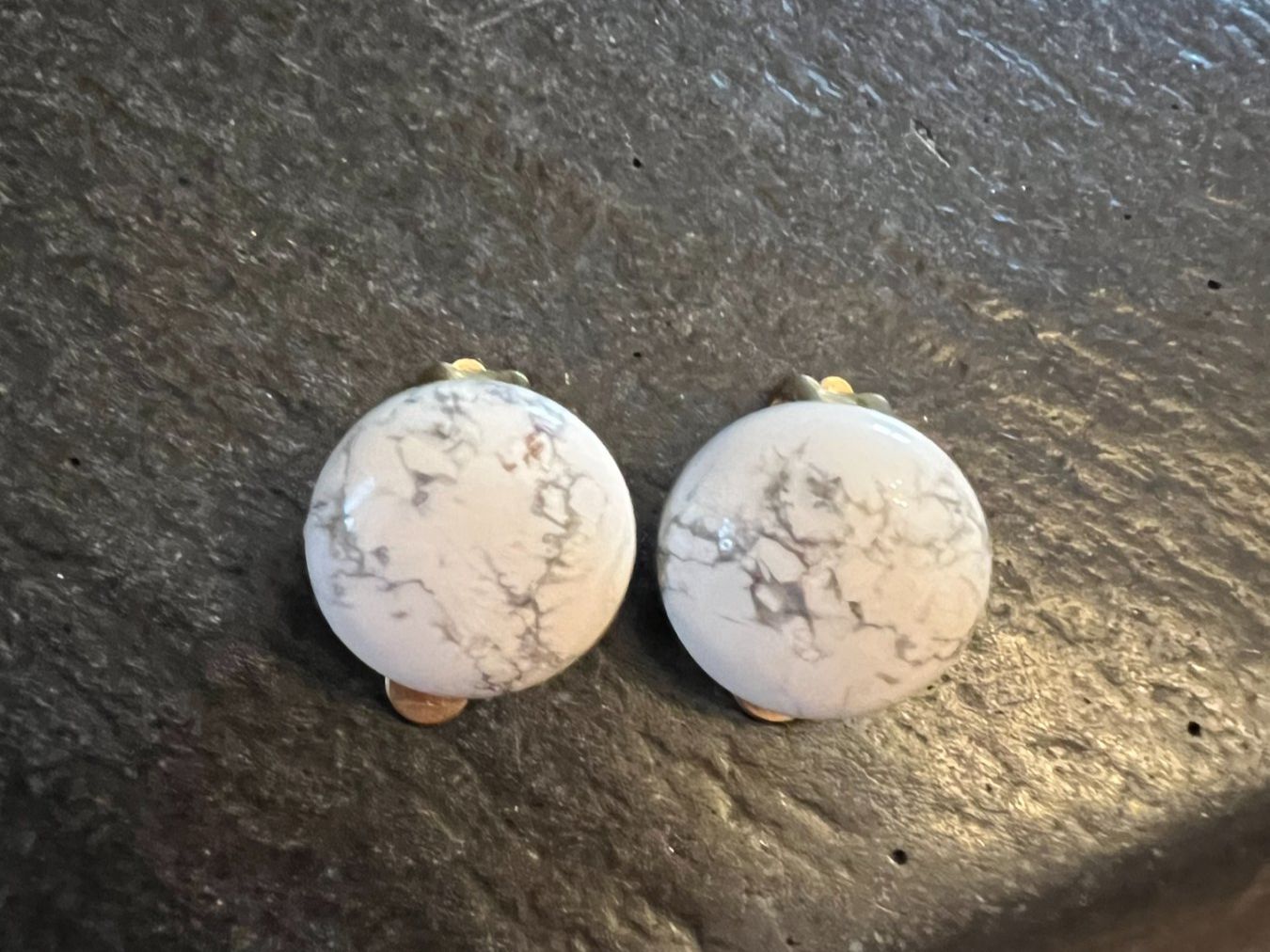 Orecchini pendenti & Orecchini a lobo: Ohrclips Howlith, 15mm – Nuovo (secondo la descrizione) da Worb venduto da farben20zauber