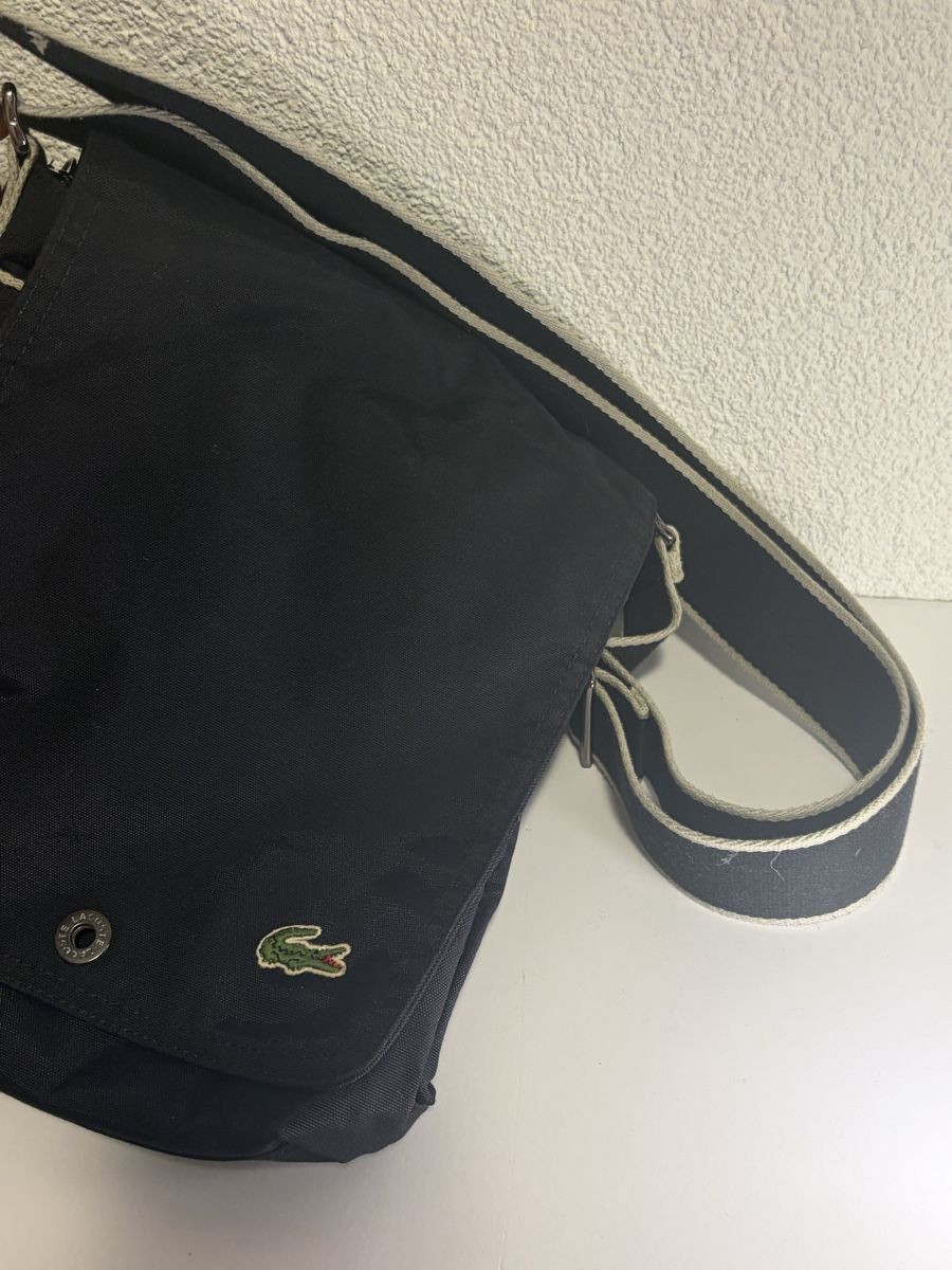 Lacoste Sacs: Lacoste Tasche – Neuf (Voir description) à Fribourg par ani_qj7v 2