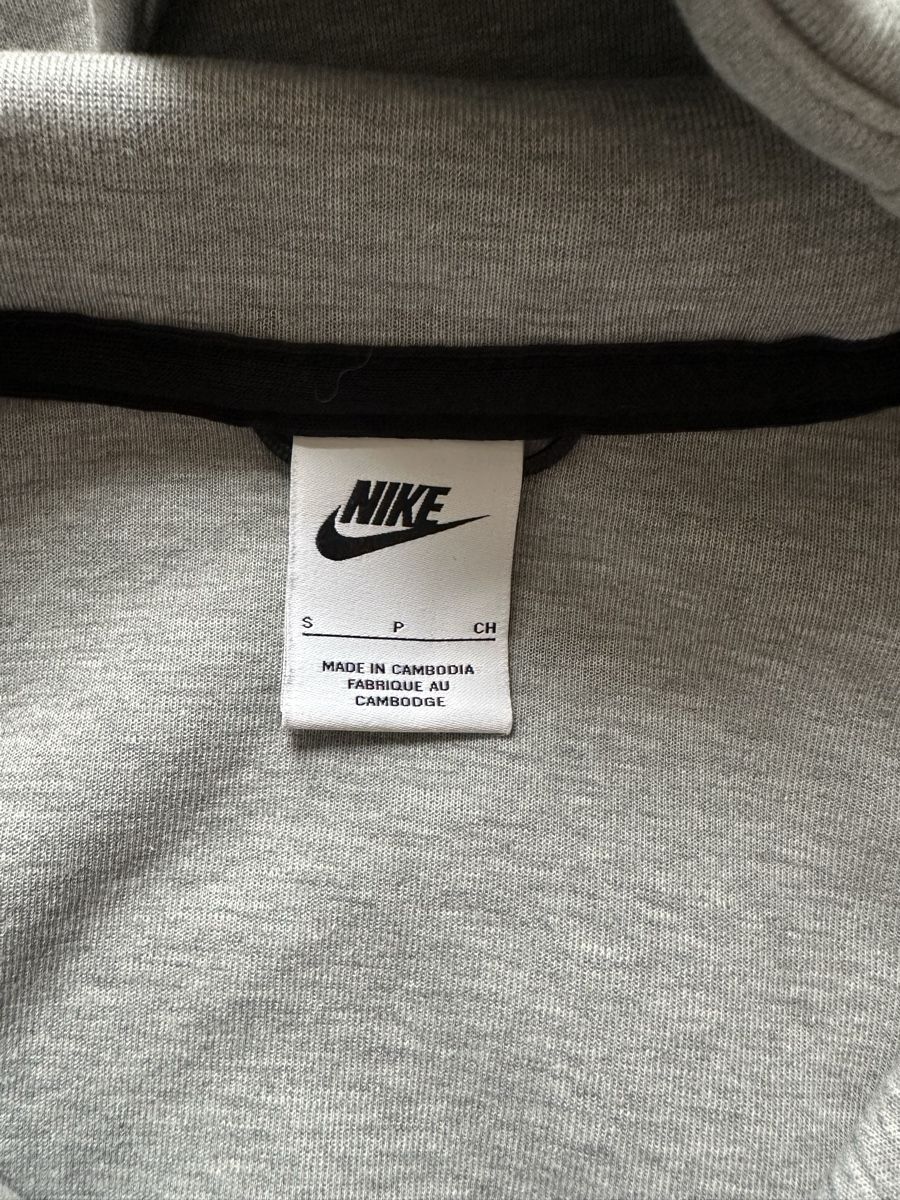 Nike Completi, tute sportive e funzionali: Nike Tech Fleece Anzug – Usato da Pfyn venduto da jan_52ng 1