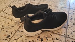 Schwarz weisse Skateboard Sport Schuhe Grösse 41, neu