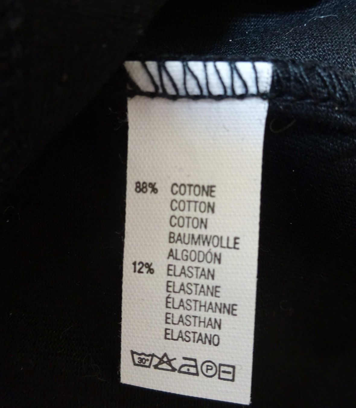 Top: Vanity - elastisches Top - schwarz - Grösse 38 – Usato da Zofingen venduto da Justizia_01 4