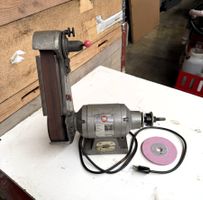 Band-Schleifmaschine mit Schleifscheibe