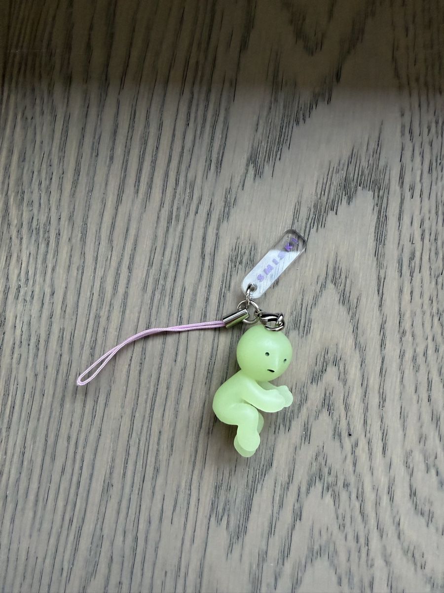 Porte-clés: Smiski Strap Accessories – Neuf (Voir description) à Neuchâtel par tia_sbp7