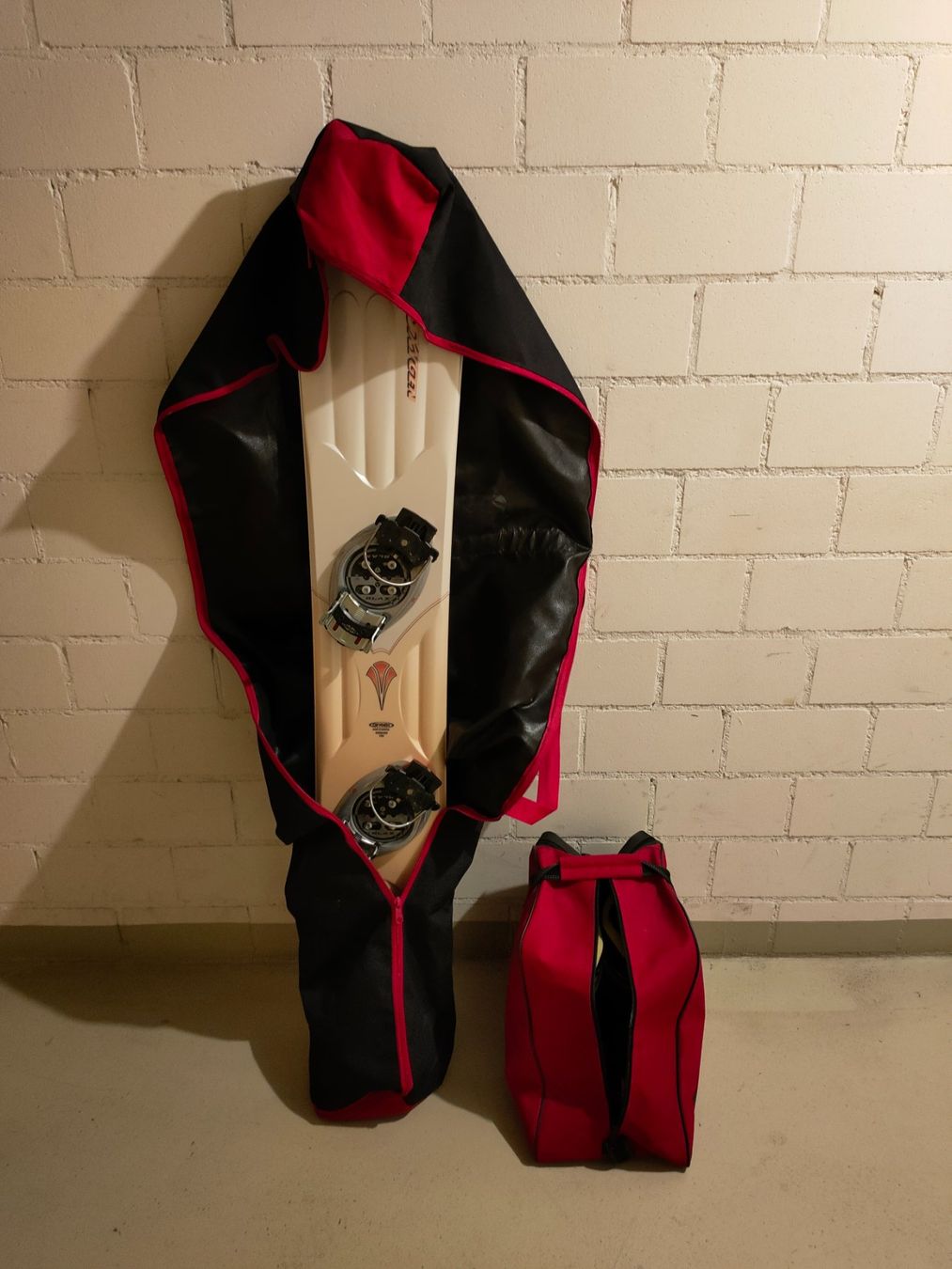 Boards: Snowboard mit Schuhen und Taschen – Gebraucht aus Rothrist von GIWALD 2