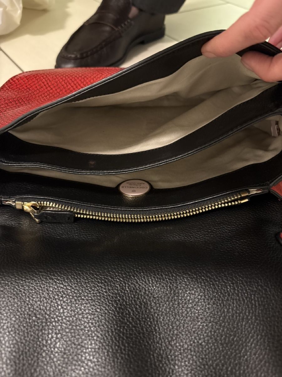 Coccinelle Borse da donna: Coccinelle Tasche mit Schlangenmuster, Rot – Usato da Kaiseraugst venduto da deb_998t 2
