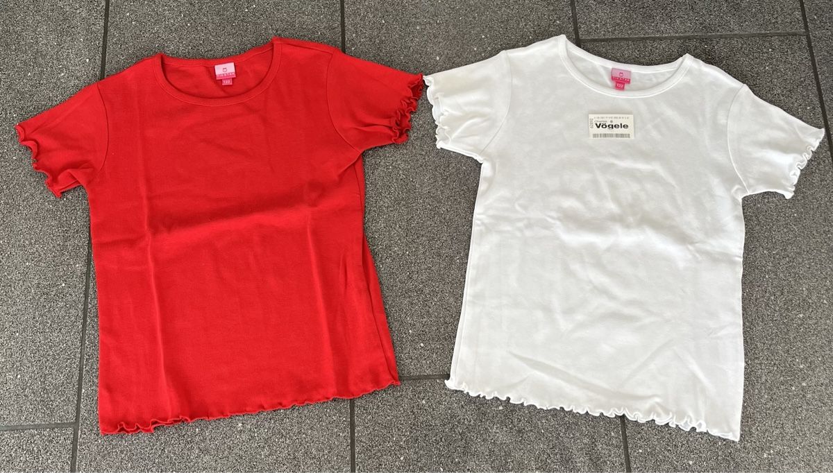 Camicette, T-shirt & Top: 2 T-Shirts nagelneu, Gr. 122 – Nuovo e nell'imballaggio originale da Hünenberg See venduto da spartakus02