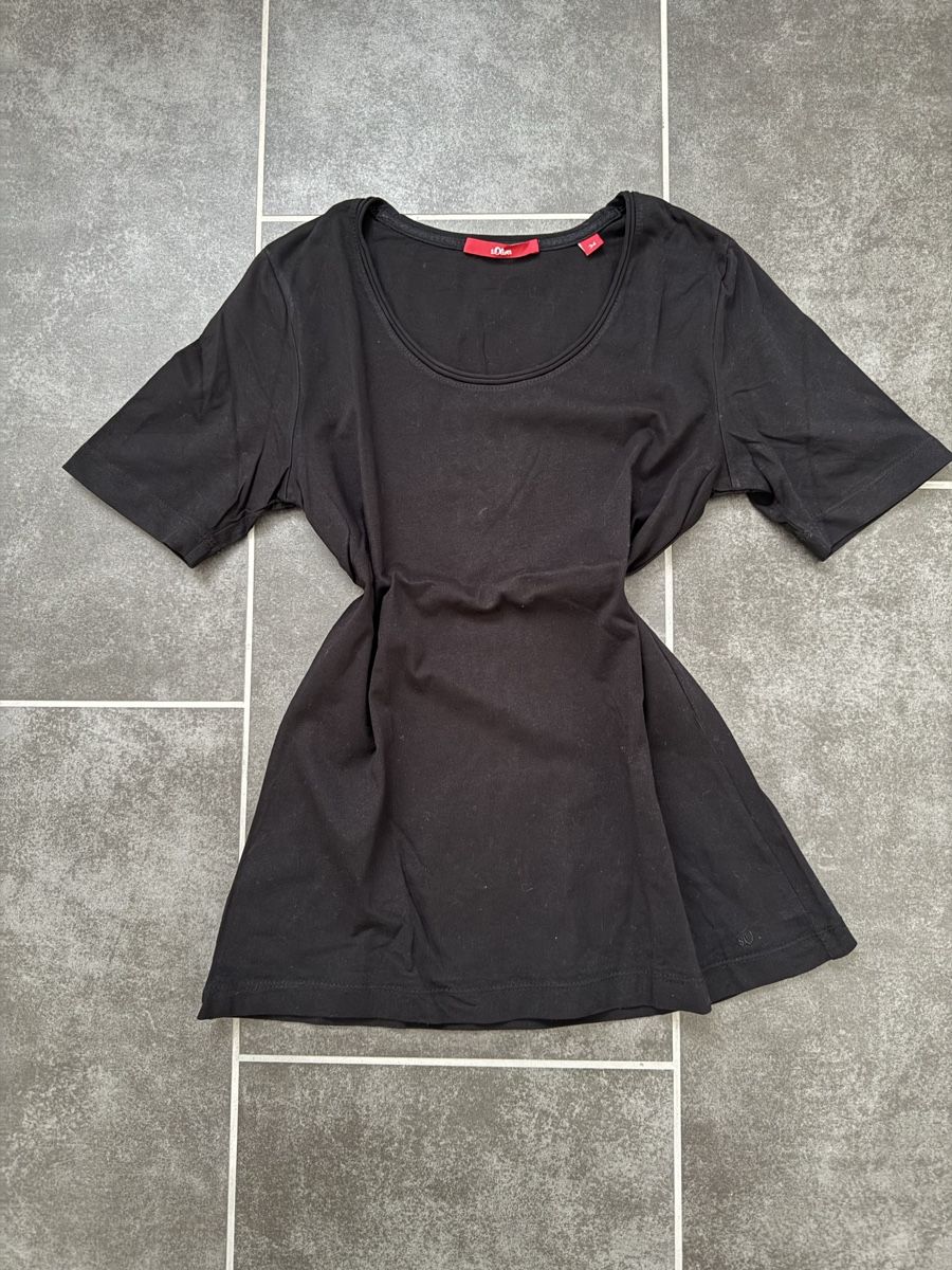 S.Oliver T-Shirts: Schwarzes s.Oliver T-Shirt, Grösse 34 – Gebraucht aus Frick von Cirilla