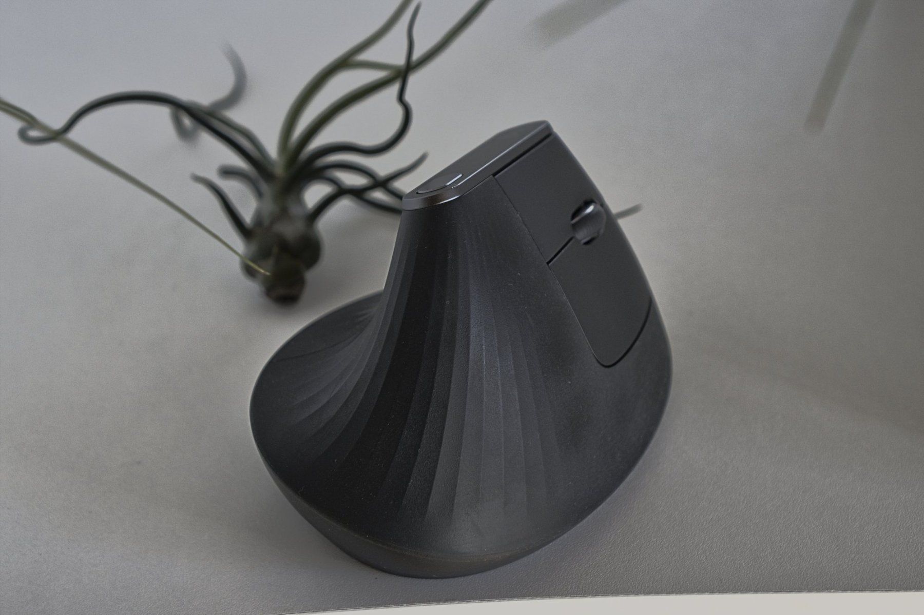 Logitech Mouse: Logitech MX Vertical ergonomische Maus kabellos Bluetooth – Usato da Zürich venduto da rob_6wwv 5
