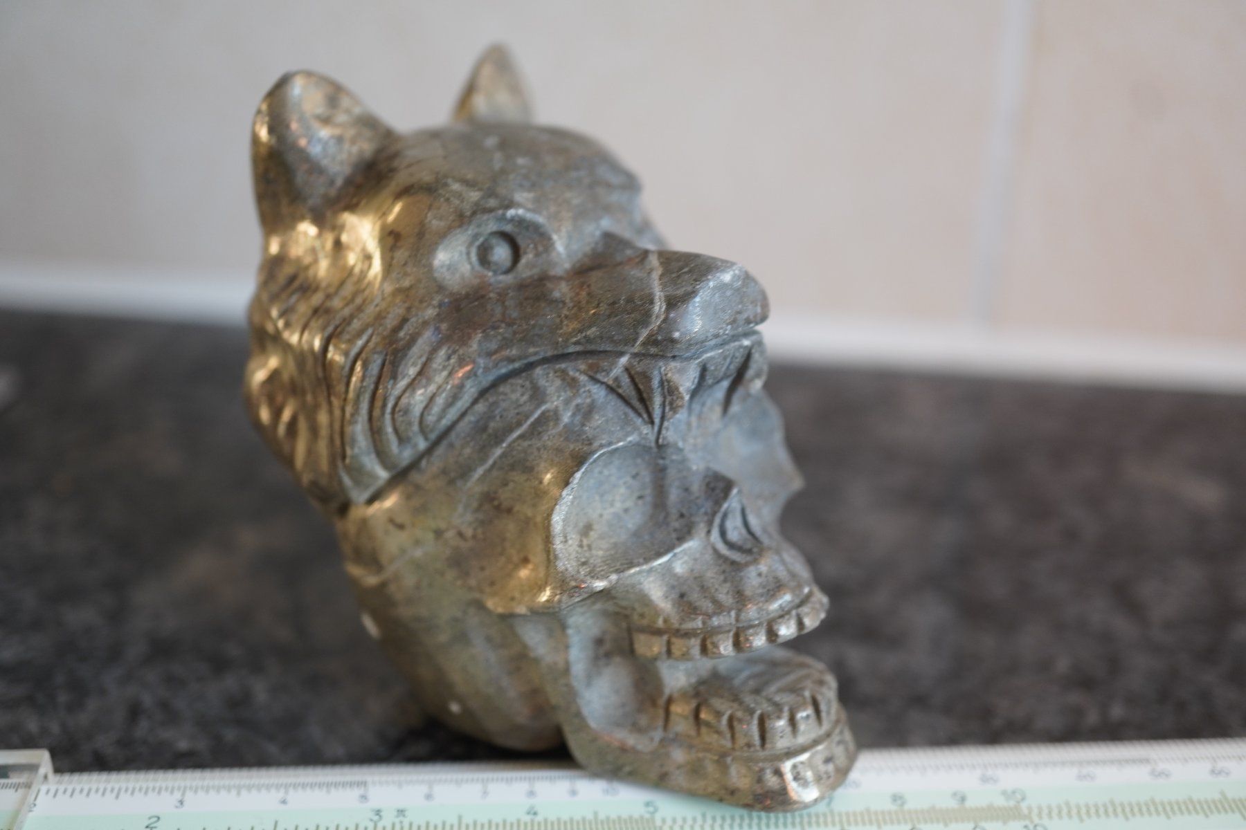 Minerali & Pietre curative: Pyrit Wolf  Skull   70mm x 45mm    TOPSTONE Detailliert – Nuovo e nell'imballaggio originale da Eschenbach SG venduto da topstone 9