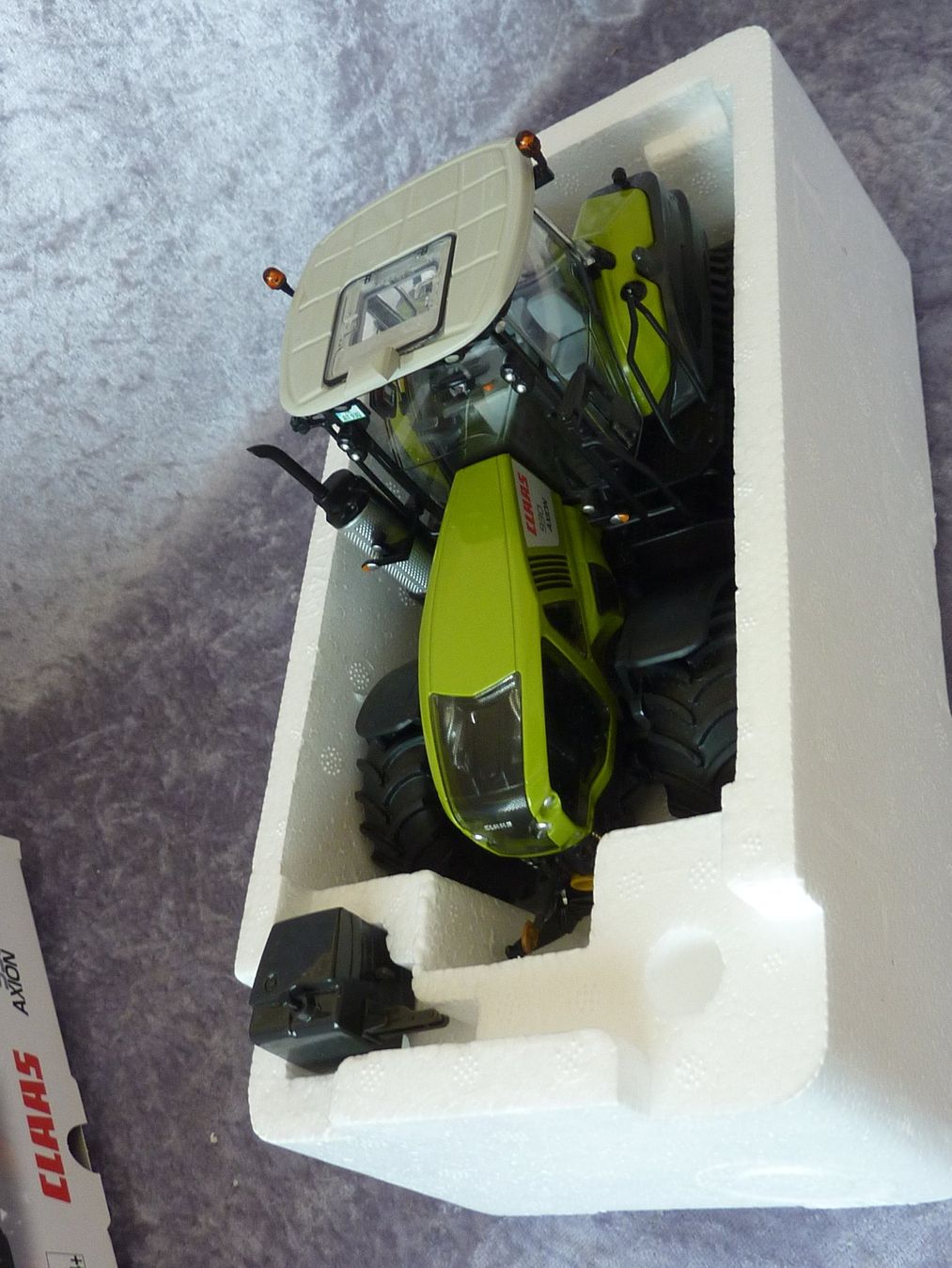 Wiking Kit di modellismo & Modellini statici: Raupentraktor Claas 930 Axion 1:32 – Nuovo (secondo la descrizione) da Dürrenäsch venduto da modellautos4you 2