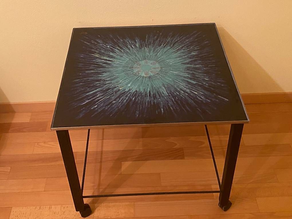 Tavoli: Beistelltisch mit originellem Sternen-Design,. – Usato da Blauen venduto da Isabelle116