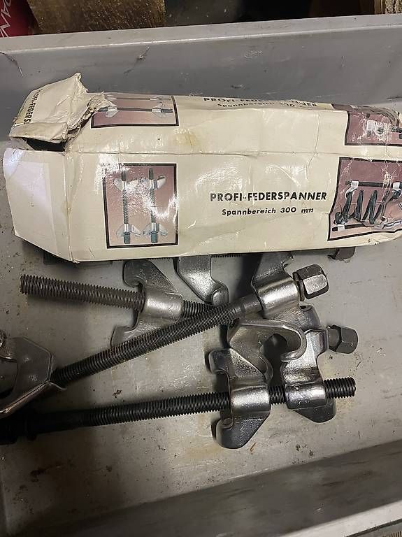 Tous les outils: Federspanner – D'occasion à Amsoldingen par streetka