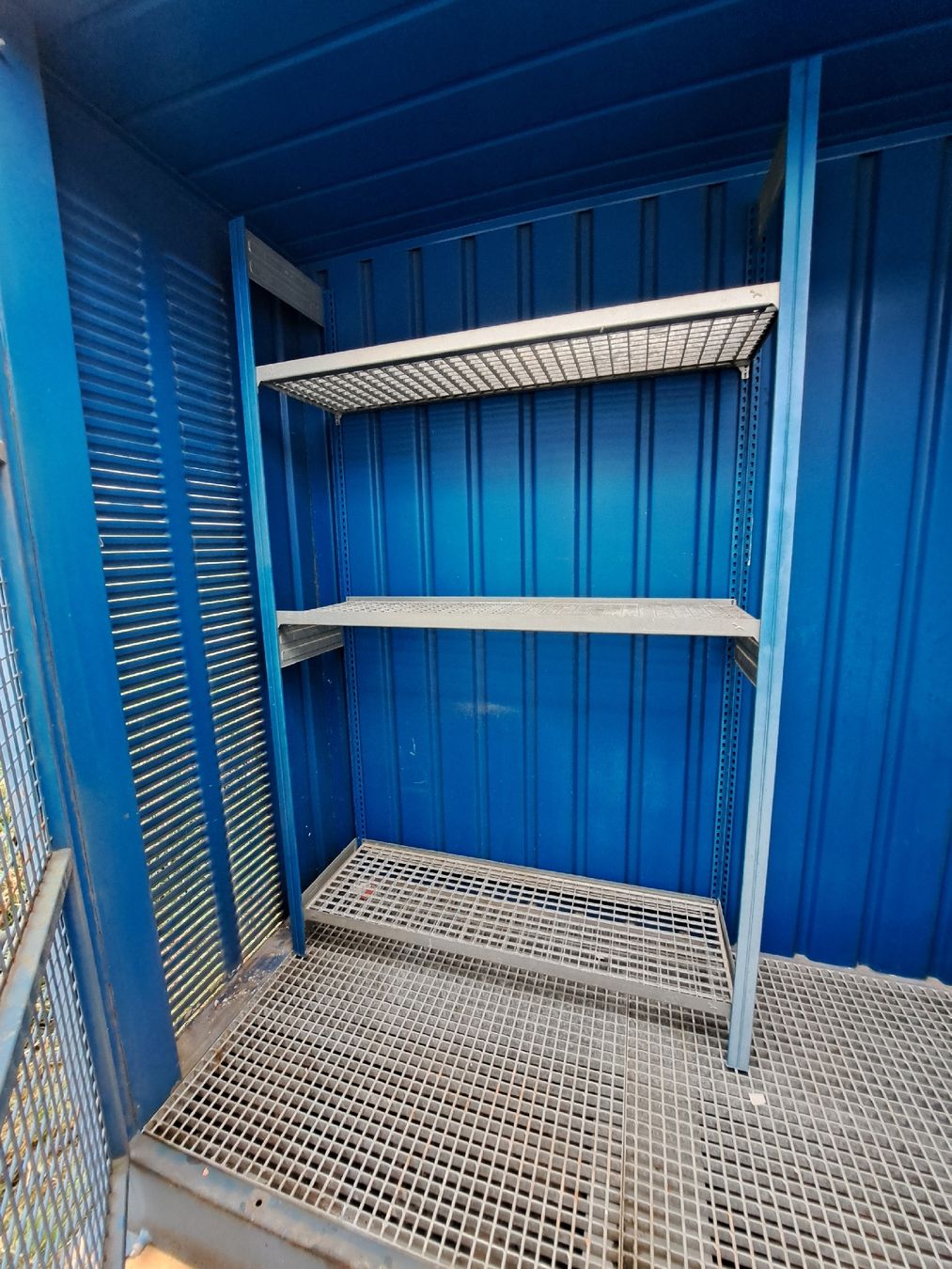 Contenitori edile: Lagercontainer Gefahrstoffcontainer Seecontainer mit Wanne – Usato da Schwarzenburg venduto da Dr.Schraube 4