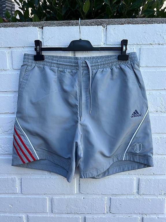 Pantalons: Adidas Padel-Shorts  – Neuf avec emballage d'origine à Tagelswangen par fireiceprincess