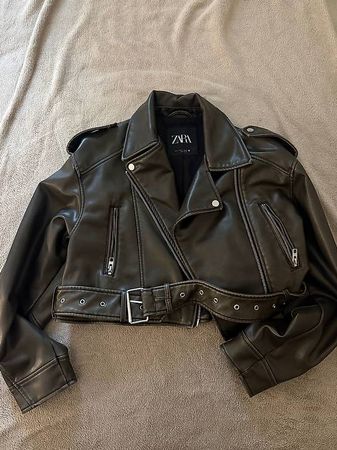ZARA dunkelgrüne Bikerjacke in Lederoptik  Gr. M