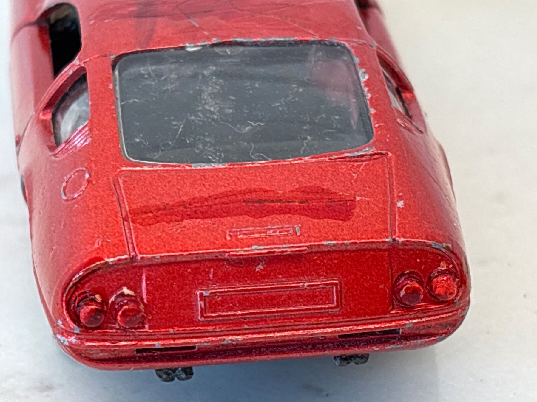 Solido Modellini d'auto: Solido Ferrari 365 GT4 rouge état d'usage – Usato da Gollion venduto da Hampton 4