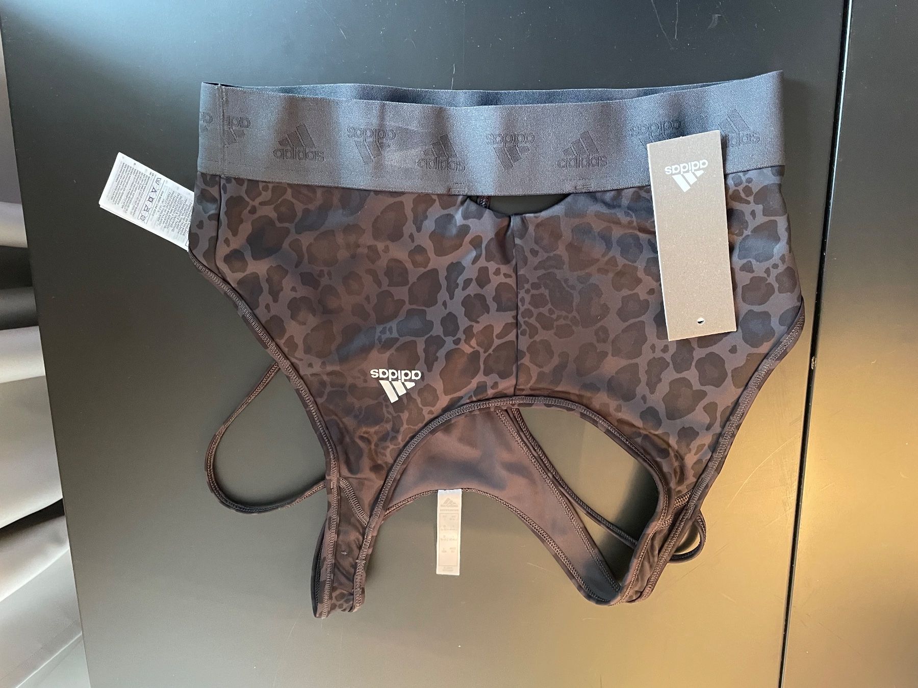 Adidas Top: Sportbra – Usato da Zürich venduto da Claudia0174 2