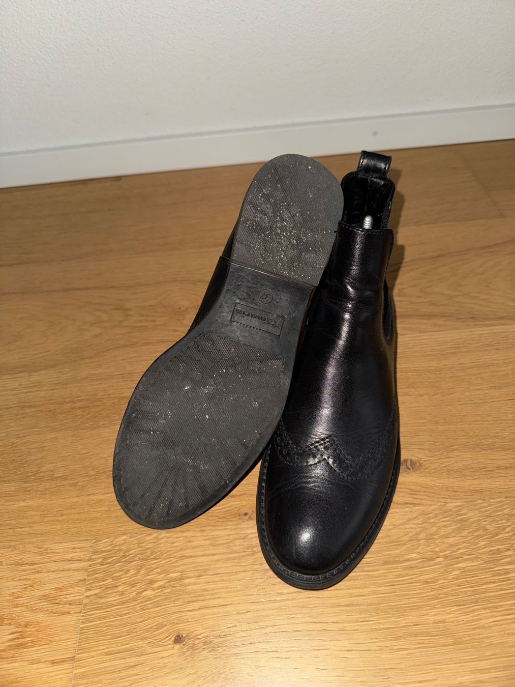 Tamaris Scarpe da donna: Tamaris Stiefeletten schwarz 37 – Usato da Zürich venduto da sel_w5sd 5