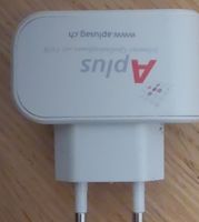 Neuwertiges Aplus Ladegerät - Schnellladefunktion! Top!
