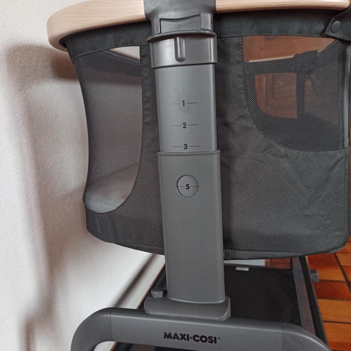 Maxi-Cosi Letti: Maxi Cosi Dream bedside crib - excellent condition! – Nuovo (secondo la descrizione) da Chézard-St-Martin venduto da iva_xw8z 5