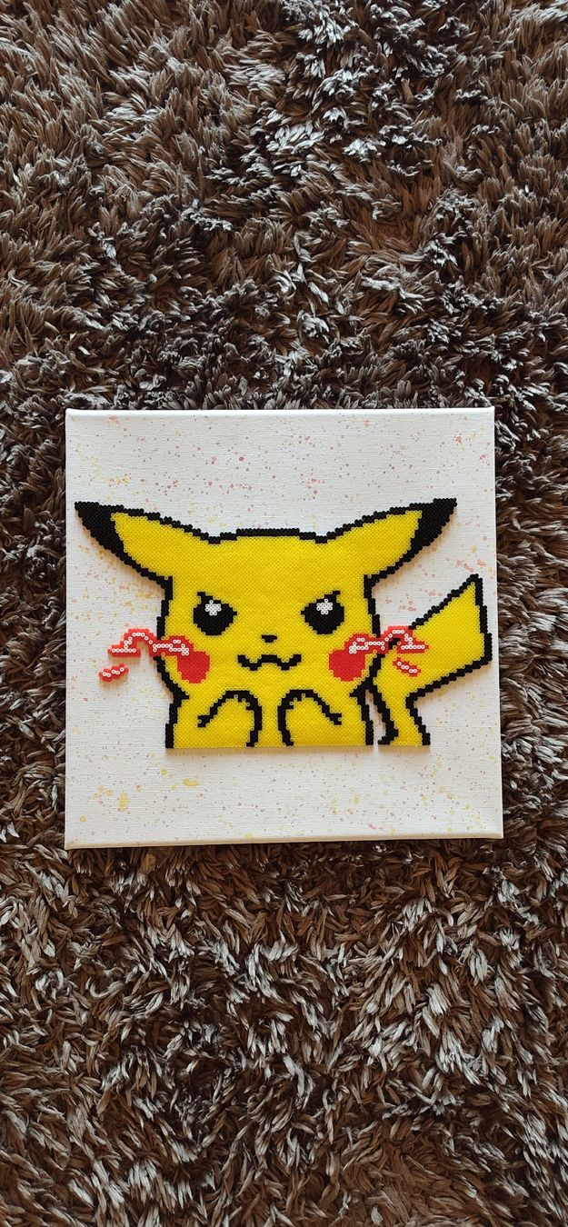 Leinwände & Keilrahmen: Pikachu - Hama Beads – Neu und originalverpackt aus Gland von Rikopkmn