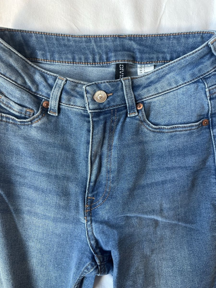 H&M Jeans: H&M flared high waist jeans - 34 – Nuovo (secondo la descrizione) da Kerns venduto da liv_8rly 2