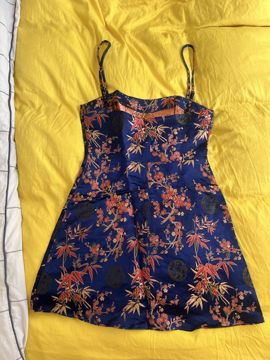 Vestiti: Mini Robe Réalisation 100% soie taille S – Usato da Zürich venduto da Noemie1994 1