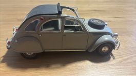 Modèle réduit Citroën 2CV gris état comme neuf