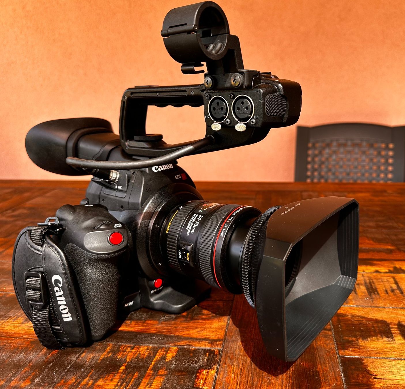 Canon Camcorder: Canon EOS C100 Mark II + objectif série L – kit complet – Gebraucht aus Vicques von UncleBen-s