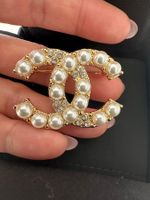 Chanel Brosche