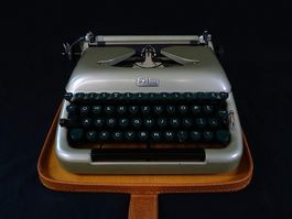 Erika Schreibmaschine MOD.10