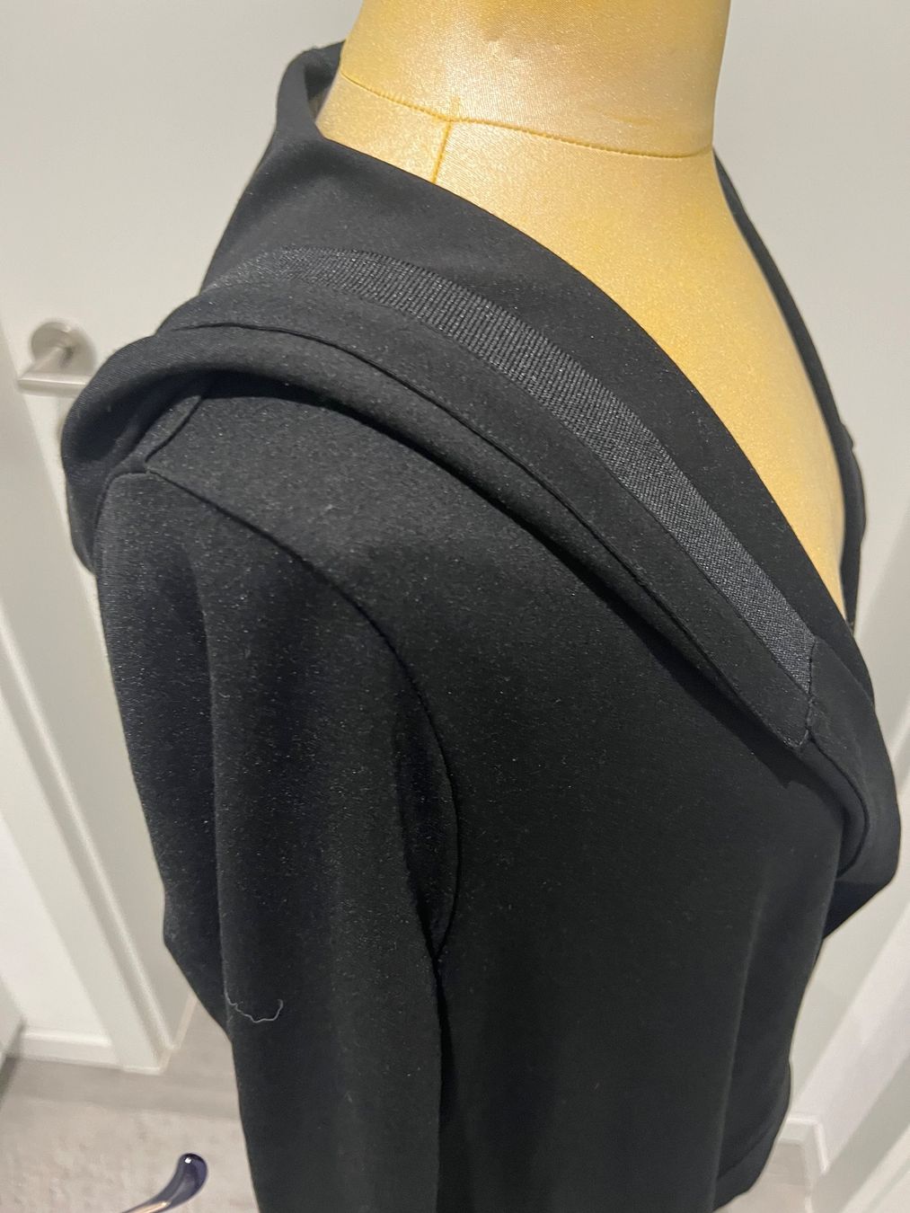 Nile Gilet & Giacche senza maniche: Nile - Long gilet à capuche - noir - M – Nuovo (secondo la descrizione) da Mézières FR venduto da Daisy16 1