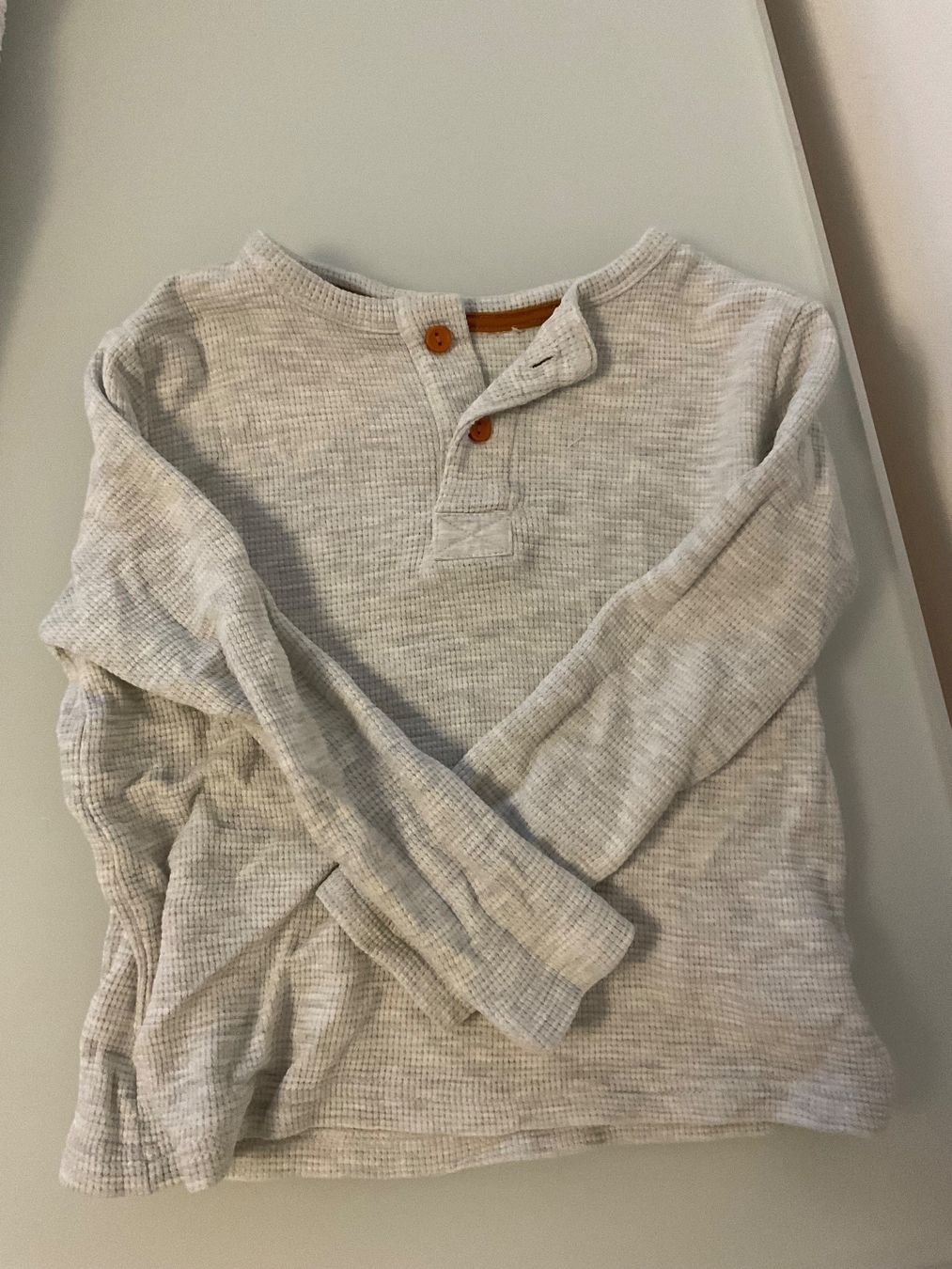 Blusen, T-Shirts & Tops: Bluse für Kinder – Gebraucht aus Basel von Derian01 1