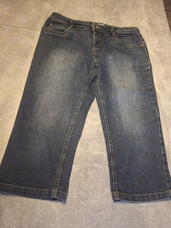 Pantalon 3/4 jeans bleu 78% coton taille 38 marque C&A
