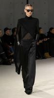 Saint Laurent, Top avec traîne