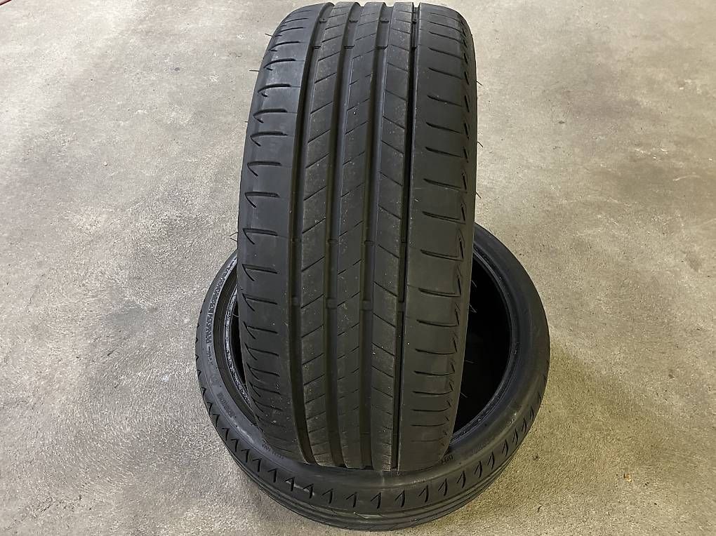 Pneus & Kompletträder: 225/35 R 20 90Y Bridgestone / RSC – Gebraucht aus Innerberg von Spidii