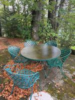 Gartentisch mit Glasplatte und 5 Stühlen im Jugendstil