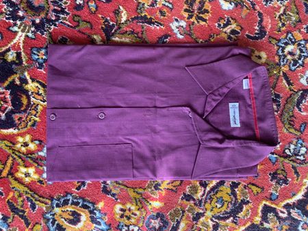 Elegantes Herrenhemd in Pflaume - Grösse XL - Top Zustand!