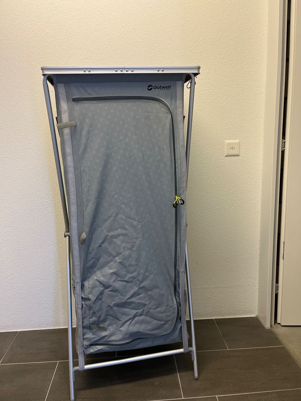Outwell Armadi: Outwell Hochschrank Bermuda – Usato da Konolfingen venduto da davore