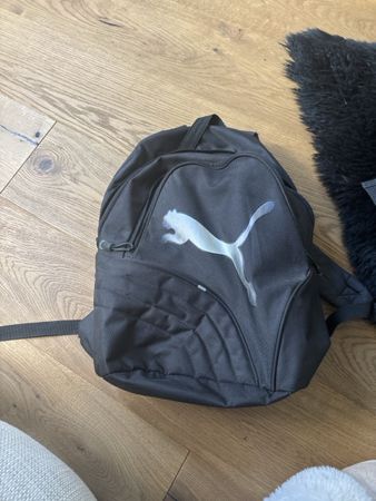 Schwarzer Puma Rucksack  25 L