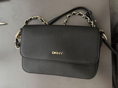 DKNY schwarze Damentasche mit Goldkette, wie neu,