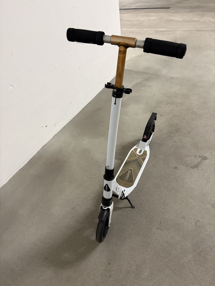 Kickboard: Rarer weisser Kickscooter von CHAMP, super leicht & robust – Usato da Rebstein venduto da lave 2