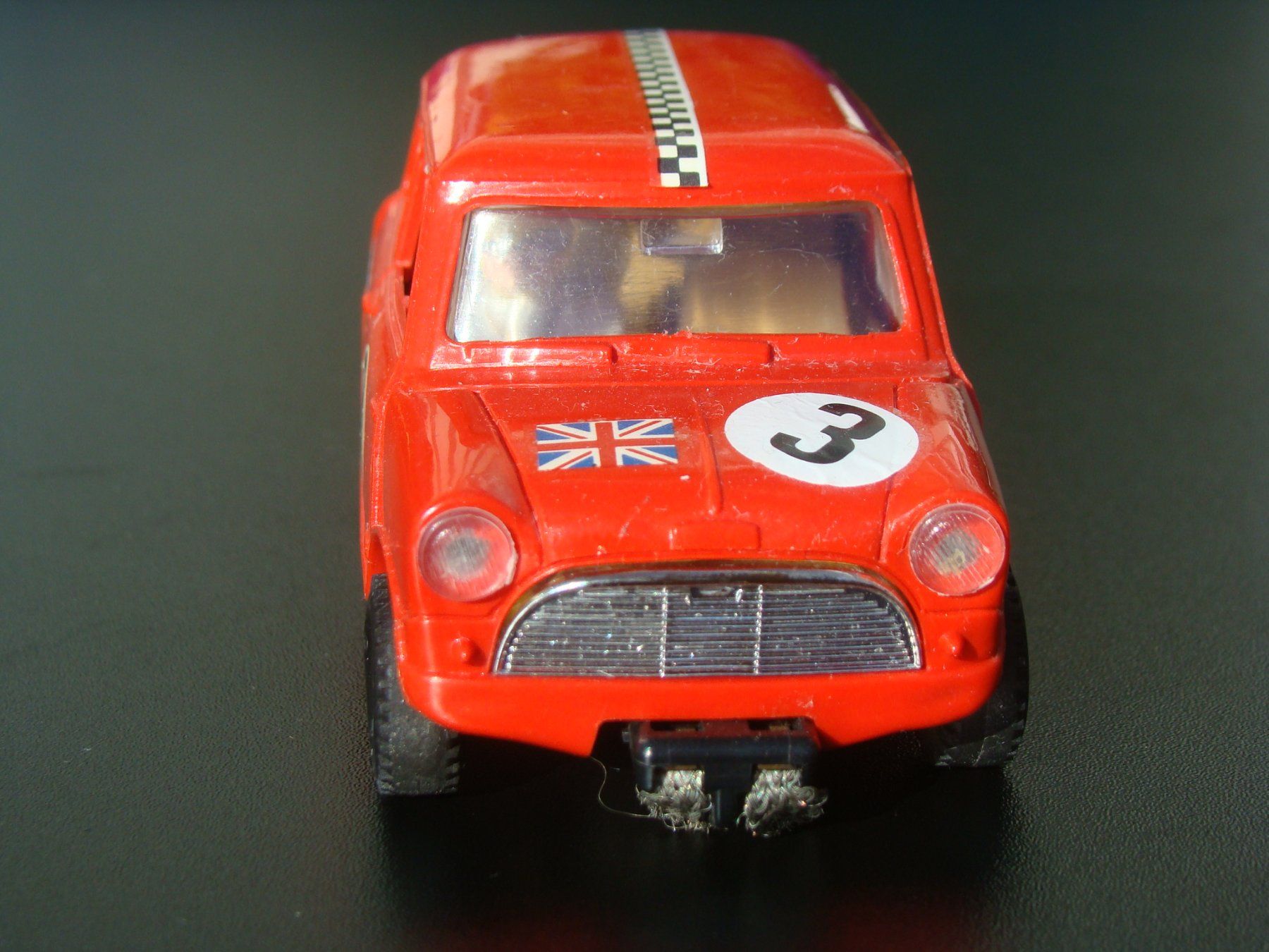 Piste: Scalextric Mini Cooper rot Frontantrieb selten 60er – Usato da Walzenhausen venduto da Vanquish711 4