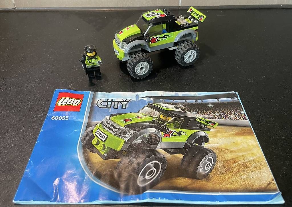 Lego Kit di costruzioni: Lego City Rennwagen 60055 – Usato da Giebenach venduto da Flaz78