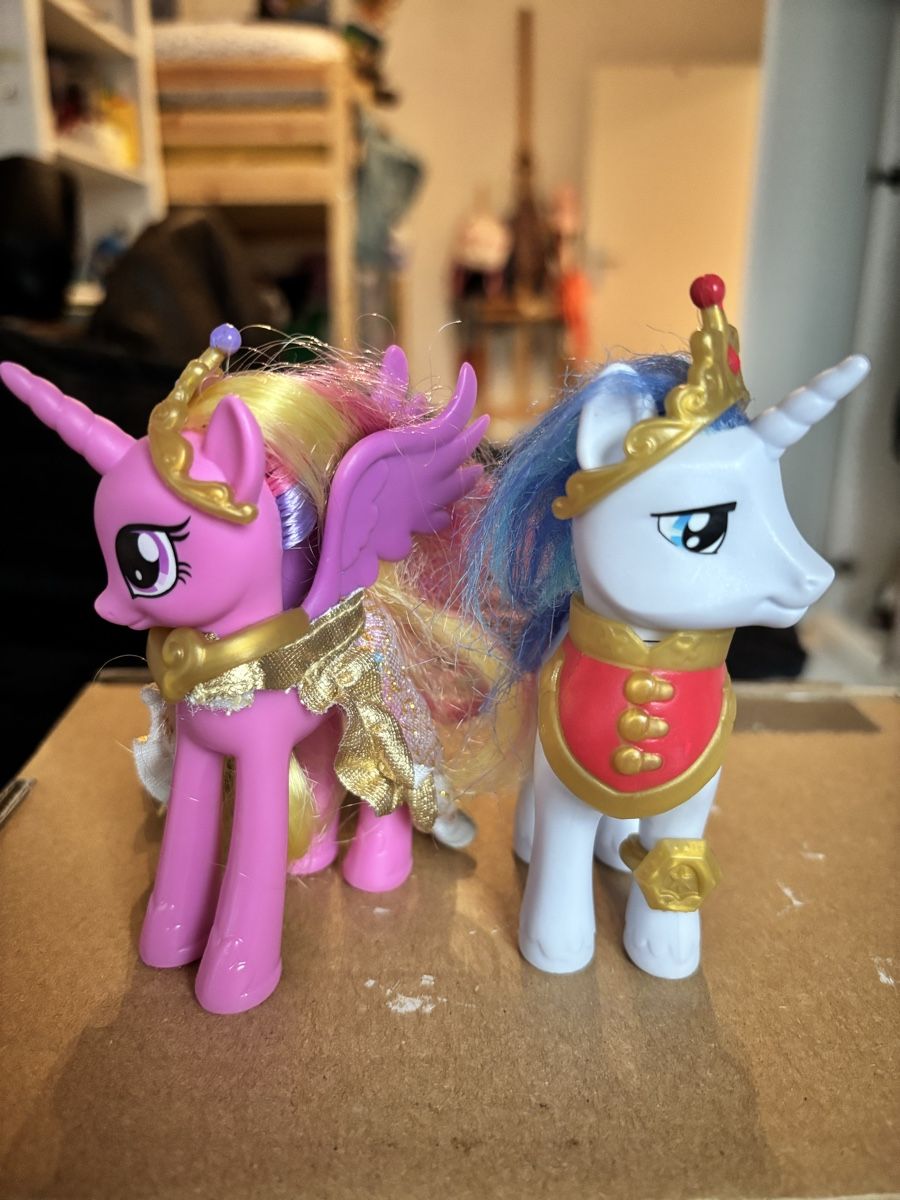 Giocattoli: My little pony Candace & Shinning armor – Usato da Bern venduto da _tarospulver_ 1