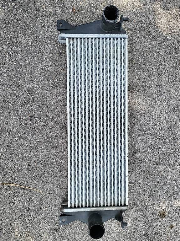 Tutti pezzi di ricambio auto: Intercooler Defender Puma 2.2TD4 – Usato da Penthaz venduto da GGE01 2