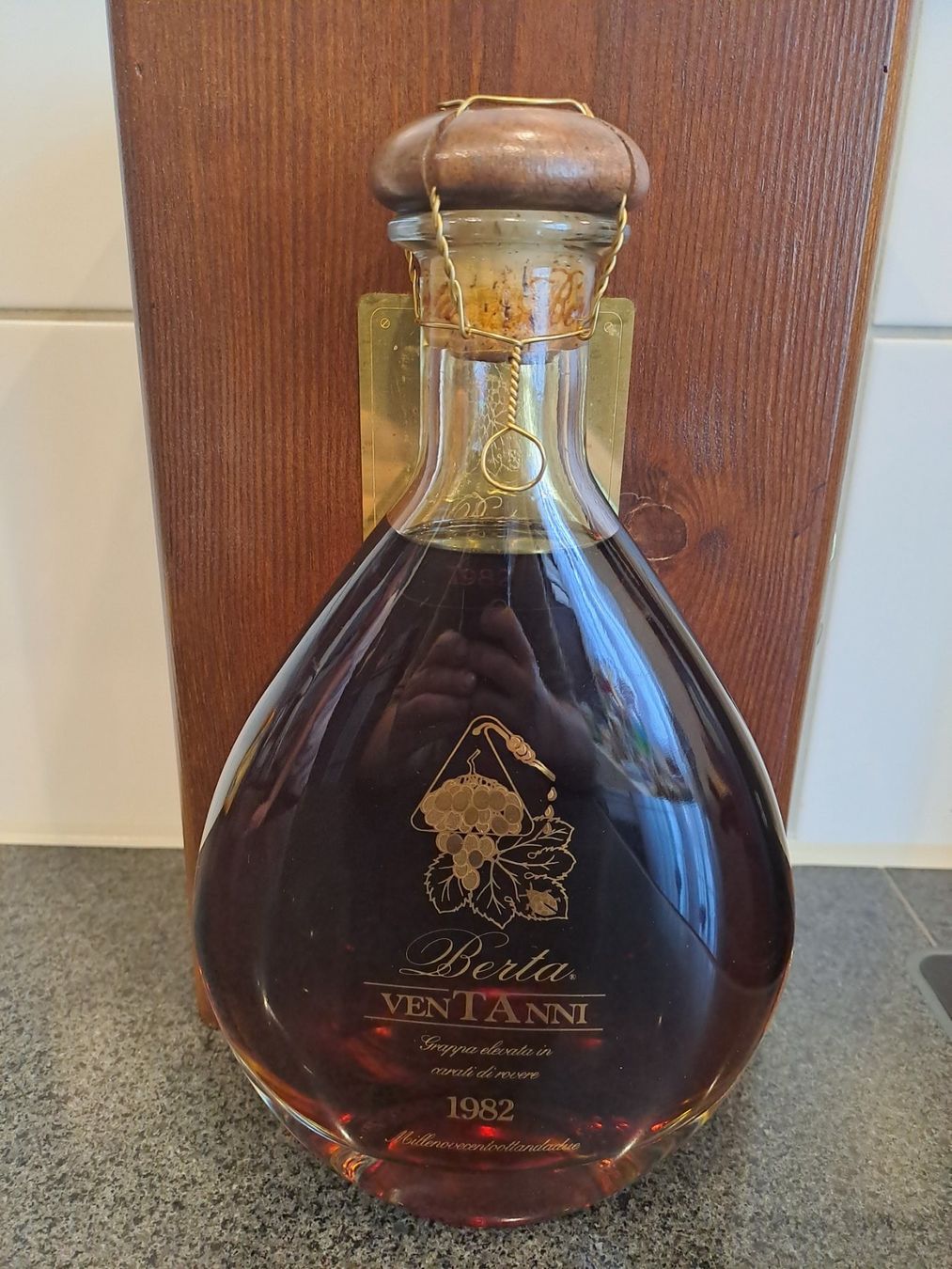 Berta Bevande alcoliche: Berta Grappa VENTANNI 1982 mit OHK  41 Jährigen Berta Grappa – Nuovo e nell'imballaggio originale da Elsau venduto da Kellerraeumung 2